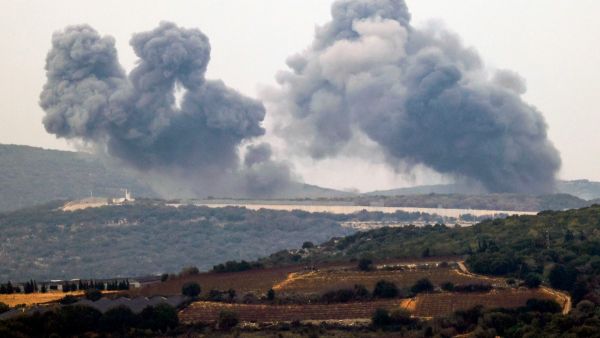 قصف اسرائيلي يستهدف منطقة مروحين في جنوب لبنان