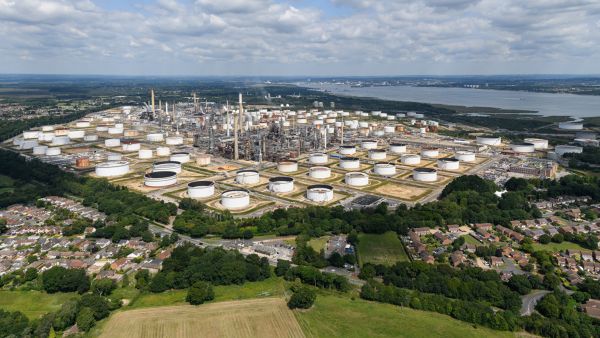 The Solent Cluster. Emirates joins UK low carbon investment initiative, The Solent Cluster