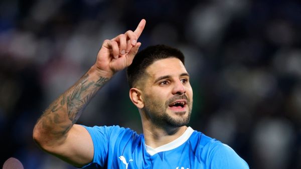 ميتروفيتش يقود الهلال لربع النهائي (Photo by Fayez NURELDINE / AFP)