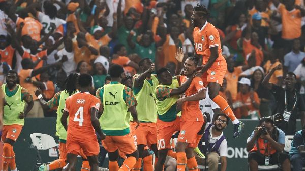 ساحل العاج إلى النهائي (Photo by FRANCK FIFE / AFP)