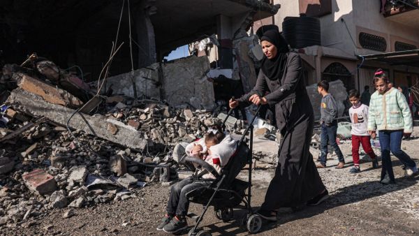 استعداد إسرائيل للبدء بالفعل في المرحلة الأولى من الصفقة بعودة السكان الفلسطينيين إلى شمال قطاع غزة