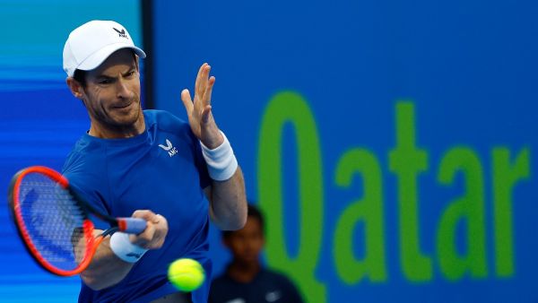 أندي موراي (Photo by KARIM JAAFAR / AFP)