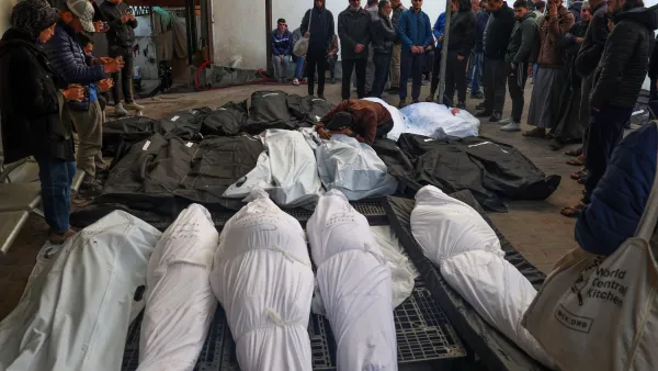 اسرائيل ترتكب مجزرة في شارع الرشيد بغزة