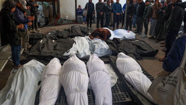 اسرائيل ترتكب مجزرة في شارع الرشيد بغزة