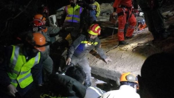 صور متداولة في مواقع التواصل الاجتماعي لعمليات الإنقاذ