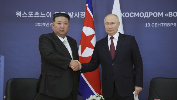 What gift did Putin give to Kim Jong-un?