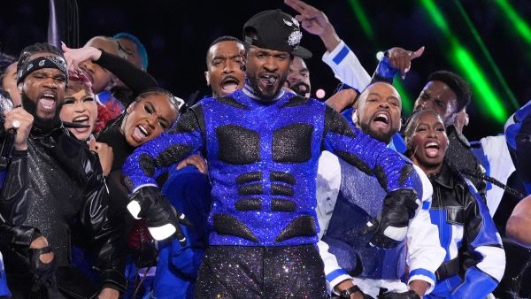 Usher celebrated 30 years of R&B excellence at the 2024 Super Bowl halftime show. (Timothy A. Clary/ AFP)