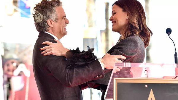 Jennifer Garner and Mark Ruffalo reunite for '13 Going on 30' anniversary where they celebrated his Walk of Fame ceremony. (Gregg Deguire/ Getty Images)