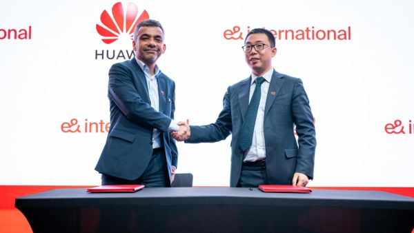 e& and Huawei Sign a Strategic MoU to Build Green and  Energy Efficient Networks