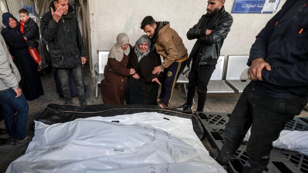 شهداء في مستشفى النجار بمدينة رفح جنوب قطاع غزة