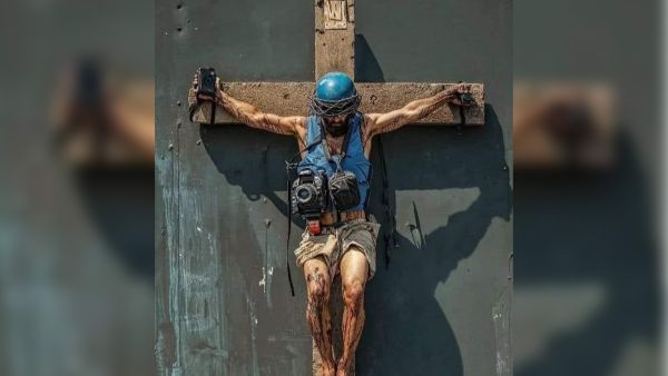 journalist on Cross 