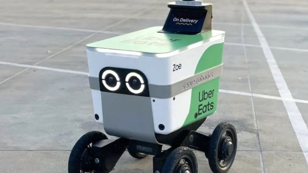 روبوت UBER EATS
