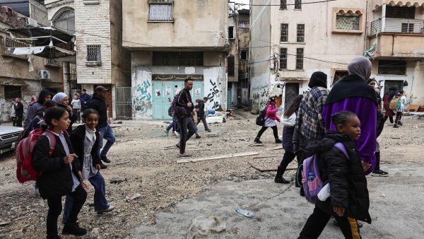 عناصر من جنود الإحتلال الإسرائيلي في مخيم طولكرم
