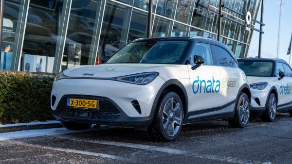 dnata further enhances sustainability efforts with all-electric airside car switch in Amsterdam