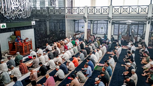 تفسير رؤية صلاة التراويح في المنام  