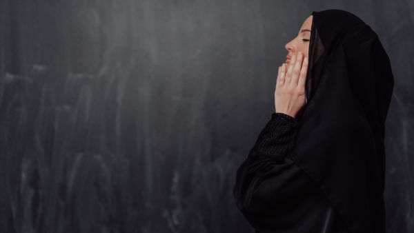 دعاء لأبي المتوفي في شهر رمضان المبارك.. اللهم أبدله دارًا خيرًا من داره