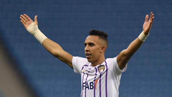 رحيمي يقود العين لفوز ثمين على النصر (Photo by AFP)
