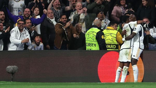 ريال مدريد يتجاوز عقبة لايبزيج بصعوبة (Photo by Pierre-Philippe MARCOU / AFP)