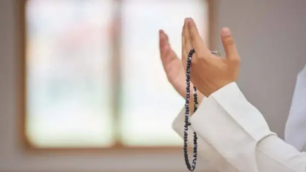 هل يقبل الله دعاء من يمارس العادة؟ وكيف يمكن التوبة النصوحة منها؟؟