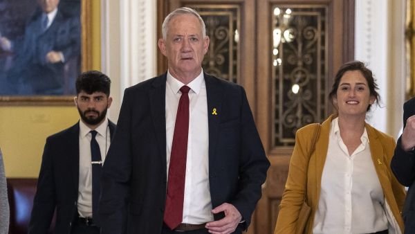 Gantz vows to withdraw from government if "Haredim" law gets approved