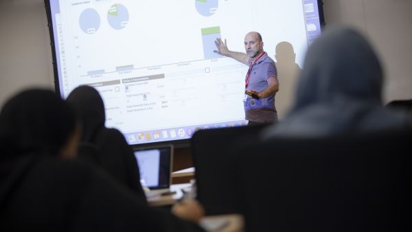 خلال الحدث جامعة كارنيجي ميلون في قطر تطلق ثلاثة مقررات جديدة في إدارة الأعمال