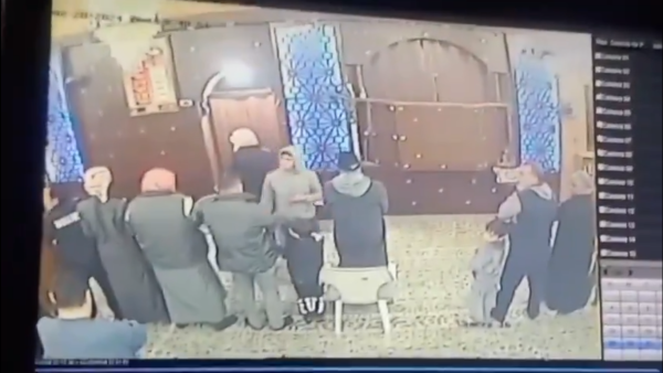 Video shocks Jordan: Man enters mosque and stabs 4 worshipers!