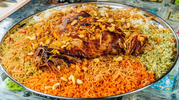 أطباق رمضانية رئيسية: الأرز بالجزر ، رز بالخلطة ، مفتول فلسطيني 