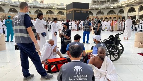 "سواعد الصحة".. 30 حقيبة إسعافية لخدمة المعتمرين والزوار بالحرم المكي الشريف