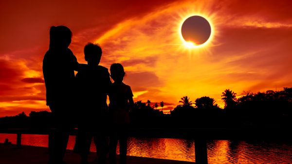Cellular networks to be disrupted by upcoming solar eclipse next month