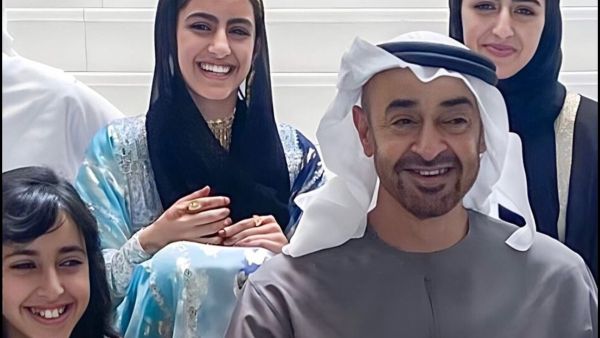 الشيخ محمد بن زايد مع عائلته