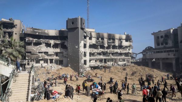 مجمع الشفاء بعد ان مر الاسرائيليين بقربه