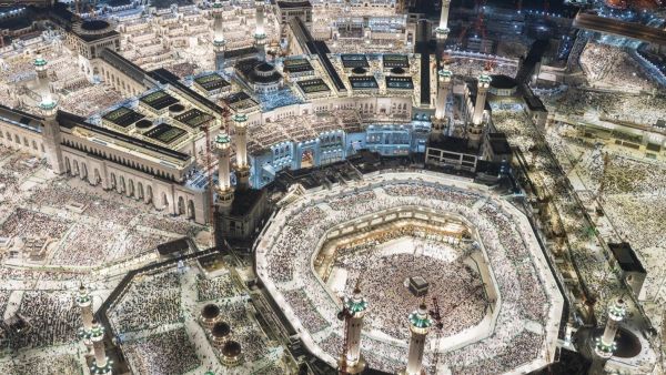 مشهد للكعبة المشرفة ليلة 29 رمضان 1445 هـ (واس)