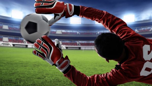 وفي يناير (كانون الثاني) 2022، سُمح للنساء بحضور مباراة دولية لأول مرة منذ ما يقرب من ثلاث سنوات.