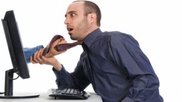 صورة تعبيرية عن الابتزاز