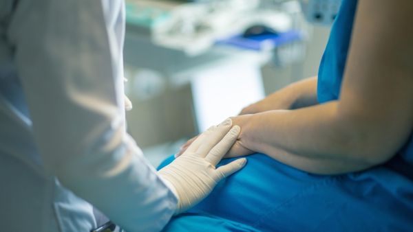 عبارات تهنئة للمريض بالسلامة والخروج من المستشفى