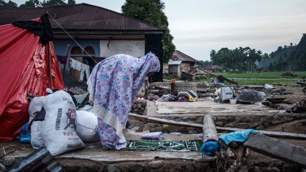 Indonesia landslide leaves dozens killed