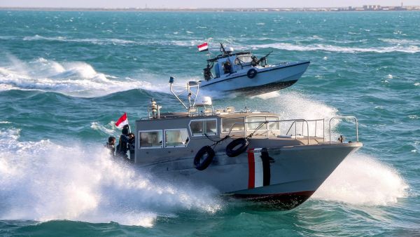 قوات من البحرية التابعة لجماعة أنصار الله في اليمن