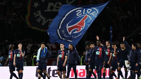 Paris Saint-Germain's players greet supporters at the end of the French Cup (Coupe de France) semi final football match between Paris Saint-Germain (PSG) and Stade Rennais FC at the Parc des Princes stadium in Paris on April 3, 72024. (Photo by Anne-Christine POUJOULAT / AFP)