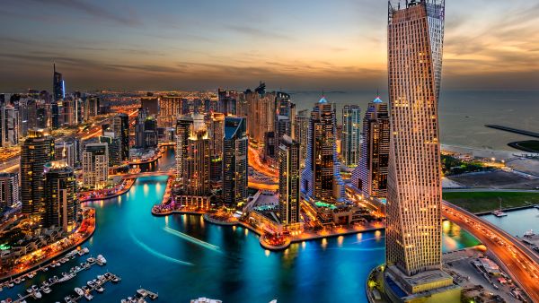 بلدية دبي تطلق مشروع الحاويات الذكية