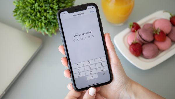 iPhone users are reportedly being locked out of their Apple ID accounts