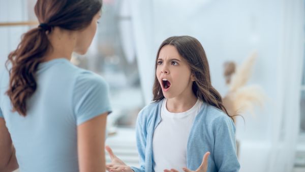 نصائح هامة للتعامل مع المراهقين سريعي الغضب