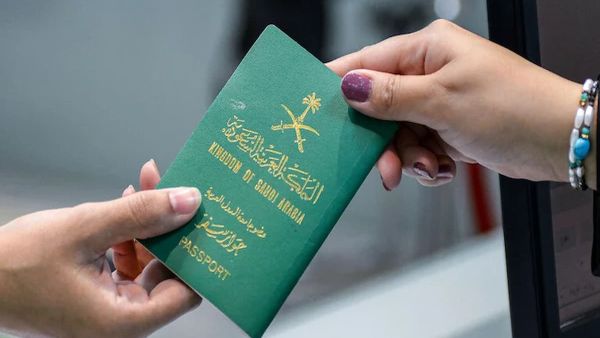 الجوازات السعودية توضح متى يمكن السفر لدول الخليج دون تصريح