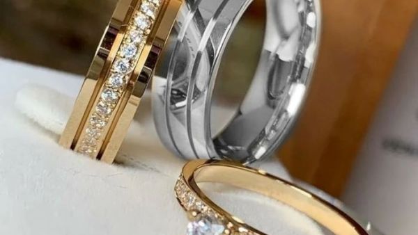 تفسير حلم خطوبة الحبيب من امرأة أخرى