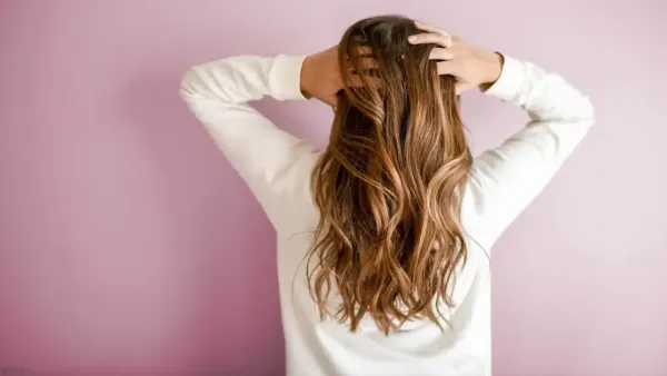 تفسير حلم كشف الشعر لغير المحارم للعزباء عند ابن سيرين