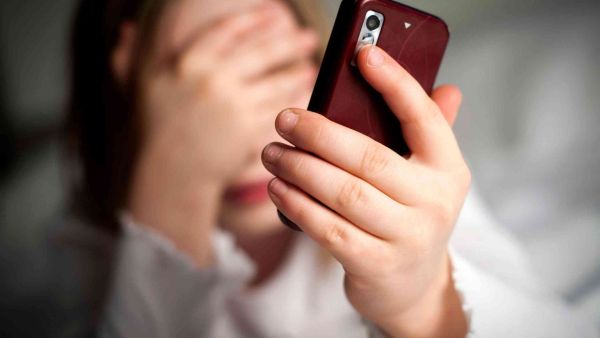 ابتزاز إلكتروني