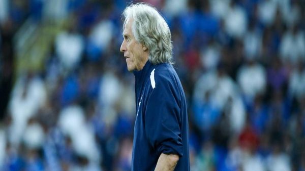 سعودي من بينهم!! عروض ثلاثية تهدد مصير خيسوس مع الهلال