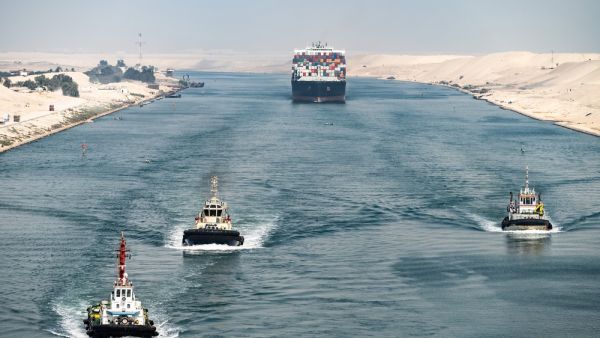 قناة السويس المصرية