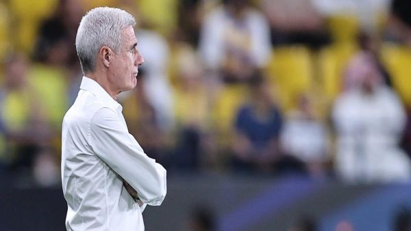 فرمان عاجل من كاسترو!! ثنائي عالمي خارج قلعة النصر