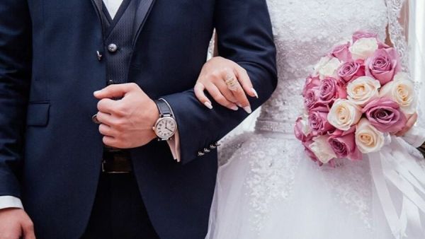 ما تفسير رؤية الزوج متزوج من امراة اخرى؟