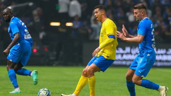 موعد مباراة الهلال والنصر في نهائي كأس الملك السعودي 2024 والقنوات الناقلة